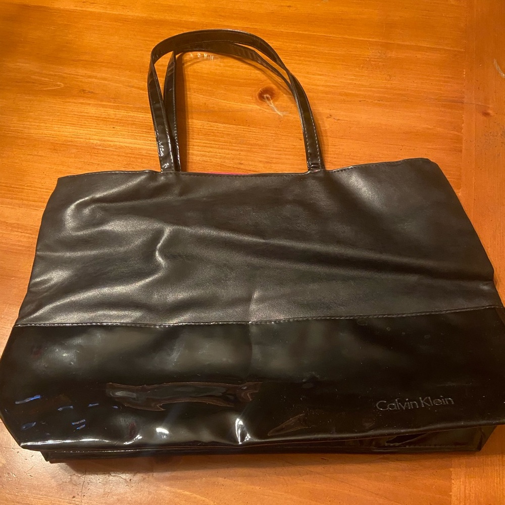 Calvin Klein NWOT Large Tote Bag black patten leather pink inside 19x13x4
